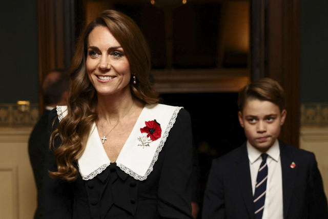 Kate Middleton menghadiri rangkaian acara Remembrance Day di Inggris pada Sabtu (8/11/2025) dan Minggu (9/11/2025). Foto: Jack Taylor/Reuters