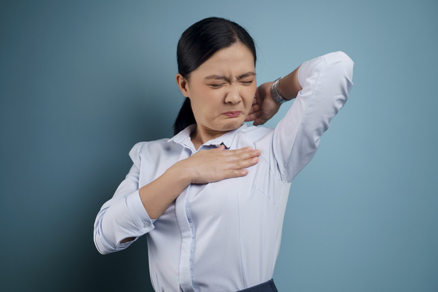 Ilustrasi bau badan. Foto: Shutterstock