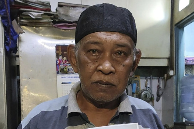 Tugimin seorang kakek yang cucunya, Alvaro Kiano Nugroho sudah hilang 8 bulan. Foto: Jonathan Devin/kumparan