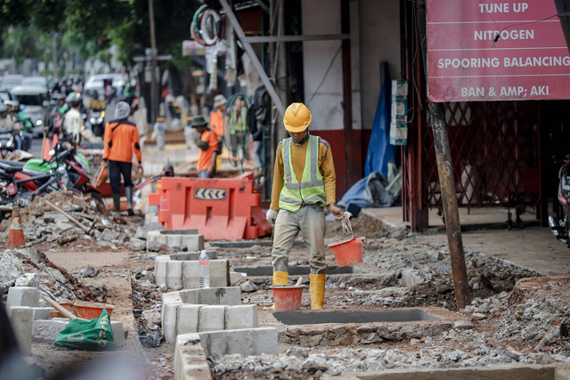 Ilustrasi pekerja proyek di Jakarta, Rabu (12/11/2025). Foto: Jamal Ramadhan/kumparan