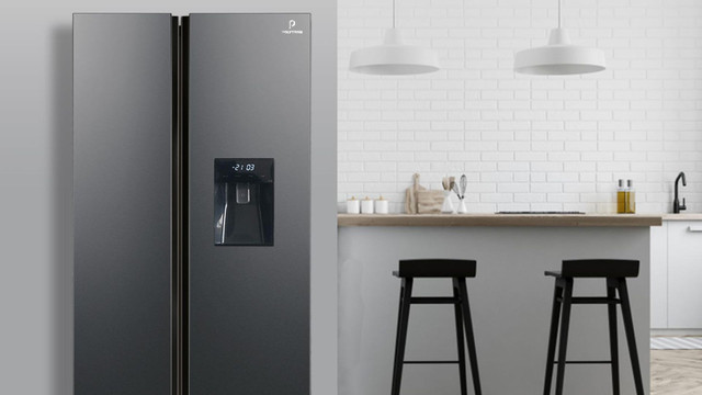   Kulkas dengan fitur deodorizer, Polytron New Belleza Inverter. Foto: Polytron