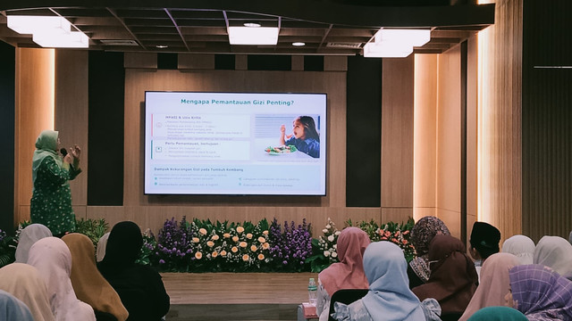 dr. Hani Purnamasari selaku Dokter Spesialis Anak & Konsultan Laktasi Internasional menuturkan dalam pola MPASI harus dilakukan pemantauan, hal tersebut bertujuan untuk deteksi dini masalah gizi, memastikan intervensi cepat dan tepat, mengoptimalkan tumbuh kembang anak. Rabu, 12 November 2025