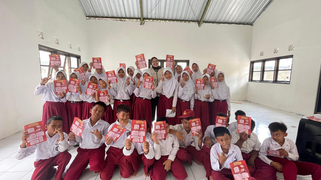 Edukasi Pangeran Diponegoro di SDN Kedungringin 03 oleh Mahasiswi GIAT 13