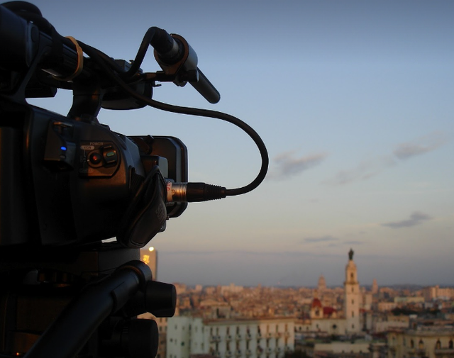 Ilustrasi pemeran film pangku. Sumber: Pixabay/DrMauro