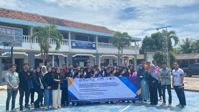 ITERA Beri Pelatihan SMAS PGRI Tumijajar Olah Kelapa dan Singkong Jadi Kosmetik
