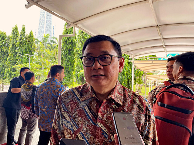 Direktur Eksekutif Departemen Komunikasi BI, Ramdan Denny Prakoso hadir di Kompleks Parlemen, Senayan, Kamis (13/11/2025). Foto: Muhammad Fhandra Hardiyon/kumparan