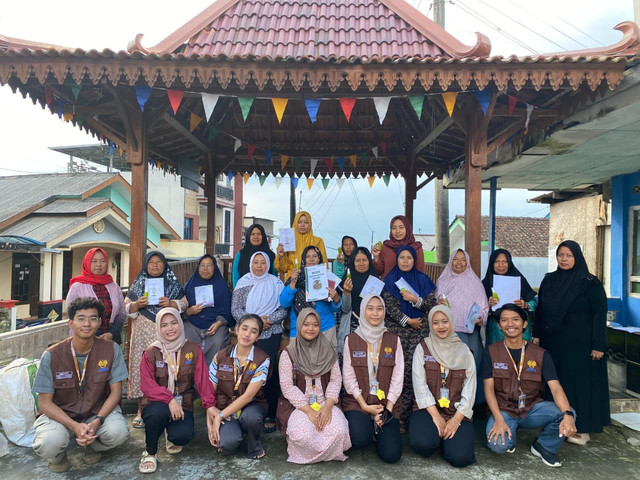 Dokumentasi Bersama Kelompok Wanita Tani Dusun Kaliliseng