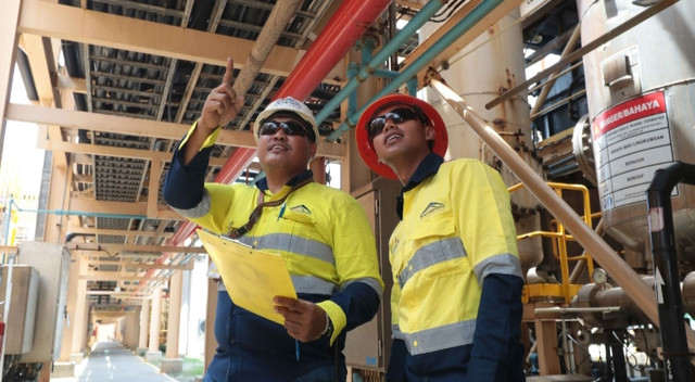 foto para pekerja tambang. sumber: profil PT BSI