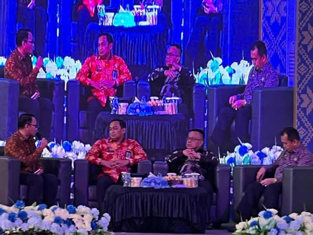 Talkshow Program Pelayanan Hukum melalui LCC di Atrium OPI Mall pada Jumat, 14 November 2025/Anyelir. 