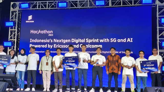 Para pemenang Hackathon 2025 powered by Ericsson dan Qualcomm di FX Sudirman, Jakarta, Jumat (14/11). Foto: Thomas Bosco/kumparan