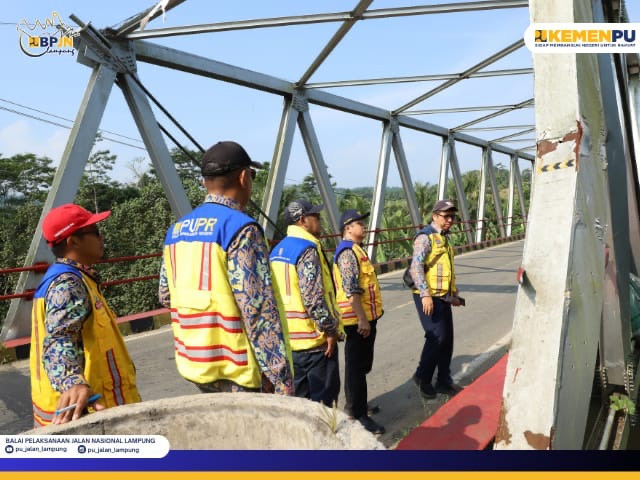 Jembatan Way Pintau, Ruas Jalan Bengkunat–Sanggi, Pesisir Barat yang akan dilakukan rehabilitasi struktur | Foto : Dok. BPJN Lampung