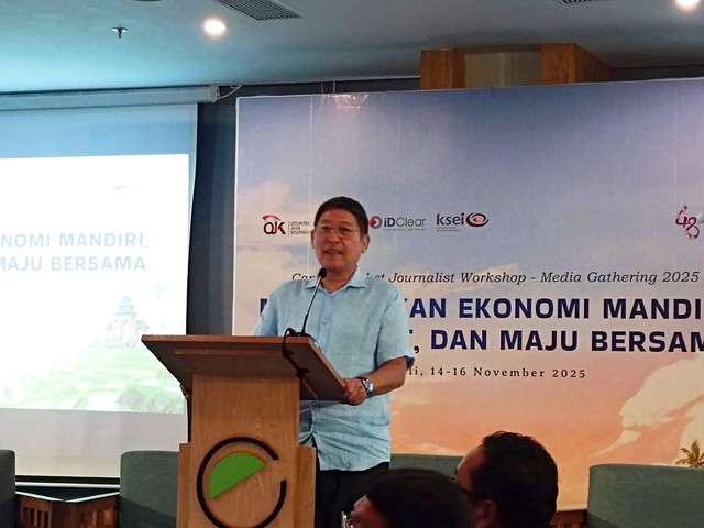 Kepala Eksekutif Pengawas Pasar Modal, Keuangan Derivatif, dan Bursa Karbon OJK, Inarno Djajadi menghadiri acara Media Gathering Capital Market Journalist Workshop di Bali, Sabtu (15/11/2025). Foto: Muhammad Fhandra Hardiyon/kumparan