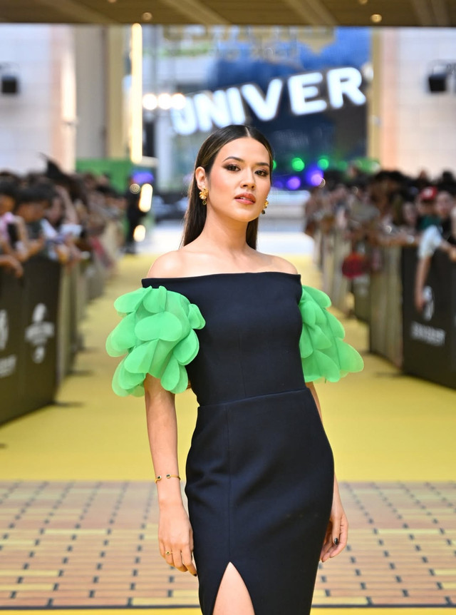Raisa menghadiri gala premiere Wicked: For Good di Singapura. Foto: Instagram @universalpicsid