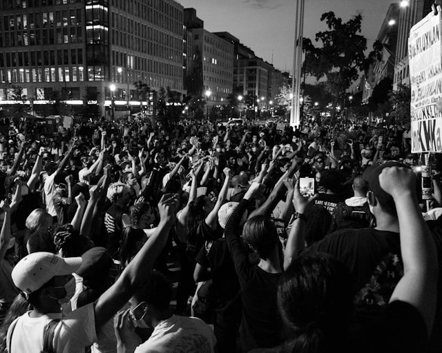Ilustrasi demonstrasi | Unsplash