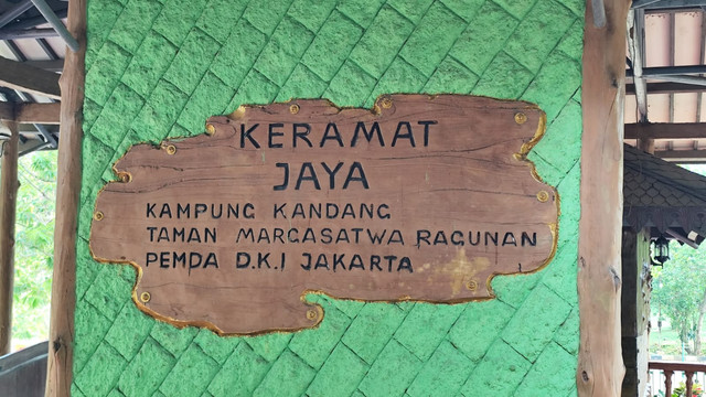 Suasana makam berada di tengah Taman Margasatwa Ragunan, Jakarta, Sabtu (15/11/2025). Foto: Jonathan Devin/kumparan