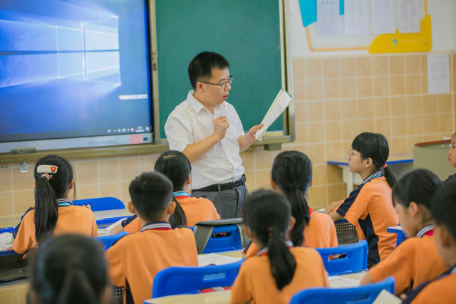Ilustrasi Tunjangan Profesi Guru November 2025, Pexels/kimmi jun