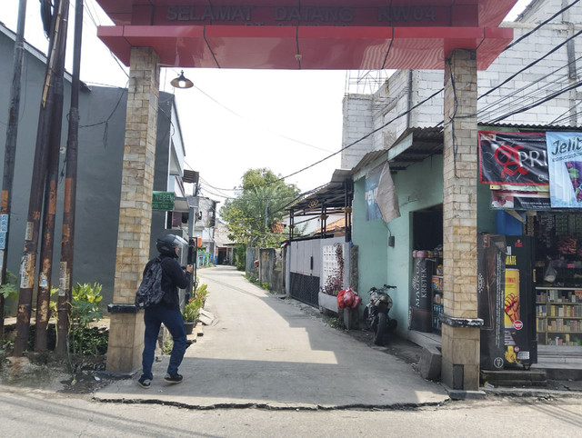 Suasana pemukiman Kaliabang Bahagia yang terdampak debu batubara pabrik. Foto: Dok. Istimewa