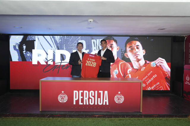 Pemain Persija Jakarta Rizky Ridho resmi memperpanjang kontrak hingga 2028. Foto: Dok. Persija