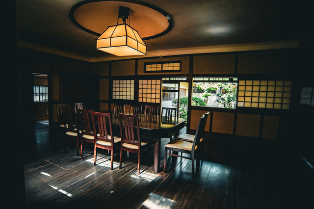 Ilustrasi hakon ethnic. Unsplash/isoten