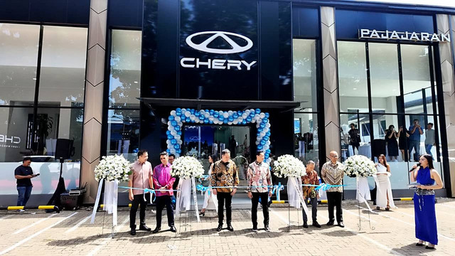 Peresmian Diler Chery Wonder Bogor, Senin (17/11/2025).
 Foto: Fitra Andrianto/kumparan