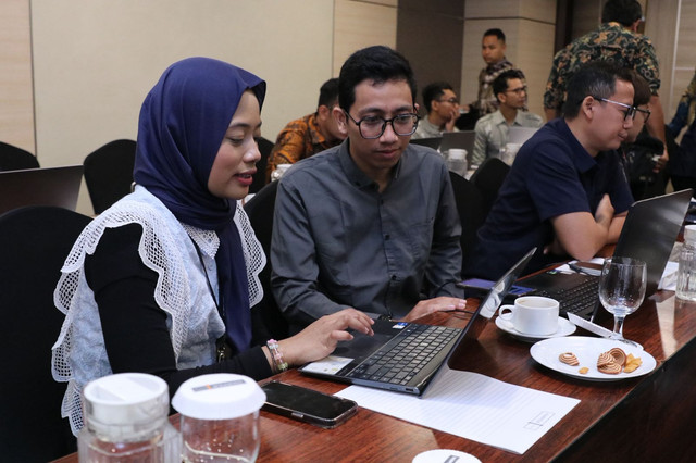 Pelaksanaan uji coba penilaian kepuasan pengguna layanan digital pemerintah untuk mengukur efektivitas reformasi birokrasi dan responsivitas layanan publik. (Sumber foto: Dok. byu/HUMAS MENPANRB)
