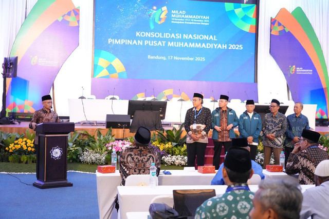 Ketua Umum Pimpinan Pusat Muhammadiyah, Prof. Dr. Haedar Nashir meluncurkan Pesantren Eco-Saintek Muhammadiyah. Foto: Dok. Muhammadiyah