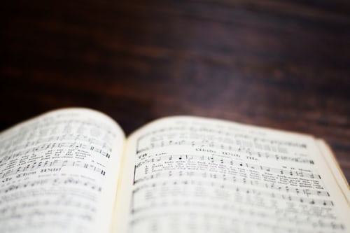 Ilustrasi Arti Lagu Opalite Taylor Swift, Foto: Unsplash/Zack Smith