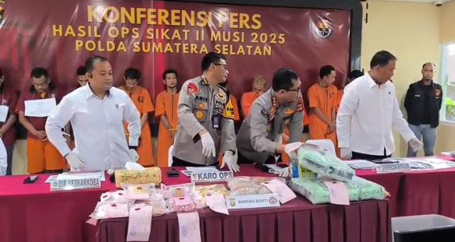 Polda Sumsel melakukan konferensi pers terkait penangkapan preman dan pelaku kejahatan/ist. 