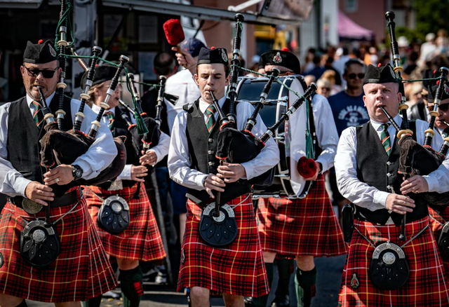 apa itu bagpipe. Sumber: Unsplash/Bernie Andrew