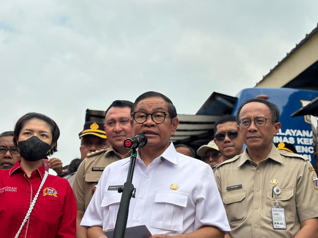 Gubernur DKI Jakarta, Pramono Anung di Kampung Tanah Harapan, Jakarta Utara, Selasa (18/11/2025). Foto: Amira Nada Fauziyyah/kumparan