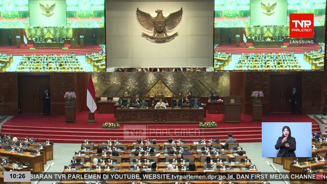 Suasana rapat paripurna DPR-RI ke-8 Masa Persidangan II Tahun Sidang 2025-2026 di Geudng Parlemen, Jakarta, Selasa (18/11/2025). Foto: YouTube/ TVR Parlemen