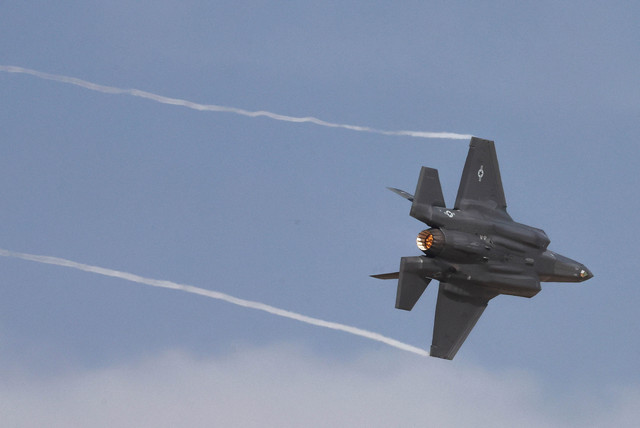 Pesawat temput F-35. Foto: Amr Alfiky/REUTERS