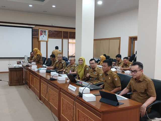 Rapat Sinkronisasi Teknis Rencana Tata Ruang Wilayah (RTRW) Sintang dan Melawi terhadap Peraturan Daerah Provinsi Kalimantan Barat tentang RTRW Provinsi 2024–2043. Foto: Dok. Diskominfo Sintang