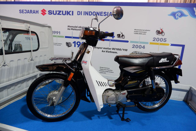 Seremoni ekspor kendaraan mobil dan motor Suzuki di pabrik Tambun, Bekasi, Jawa Barat, Selasa (18/11/2025). Foto: Aditya Pratama Niagara/kumparan