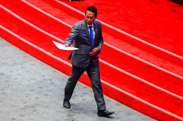 Menteri Hukum Supratman Andi Agtas bersiap menyampaikan pendapat akhir mewakili Presiden pada Rapat Paripurna ke-8 DPR RI Masa Persidangan II Tahun Sidang 205-2026 di Kompleks Parlemen, Senayan, Jakarta, Selasa (18/11/2025). Foto: Rivan Awal Lingga/ANTARA FOTO