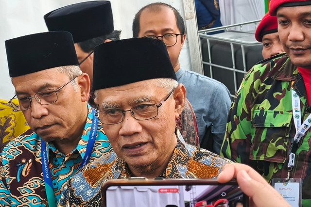 Ketum PP Muhammadiyah Haedar Nashir usai menghadiri Resepsi Milad ke-113 Muhammadiyah, Selasa (18/11/2025). Foto: Linda Lestari/kumparan