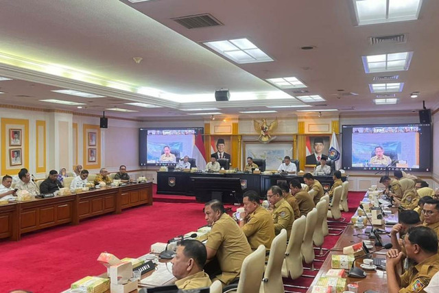 Suasana rapat koordinasi di Kantor Kemendagri, Jakarta Pusat, Selasa (18/11/2025). Foto: Nasywa Athifah/kumparan