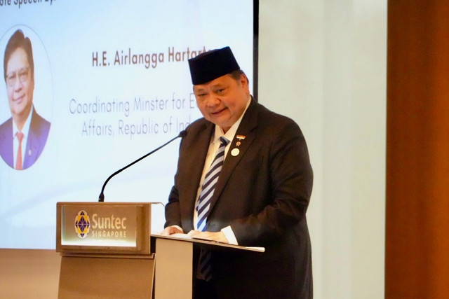 Menko Perekonomian Airlangga Hartarto dalam Forum Investasi Batam, Bintan, dan Karimun. 
 Foto: Kemenko Perekonomian