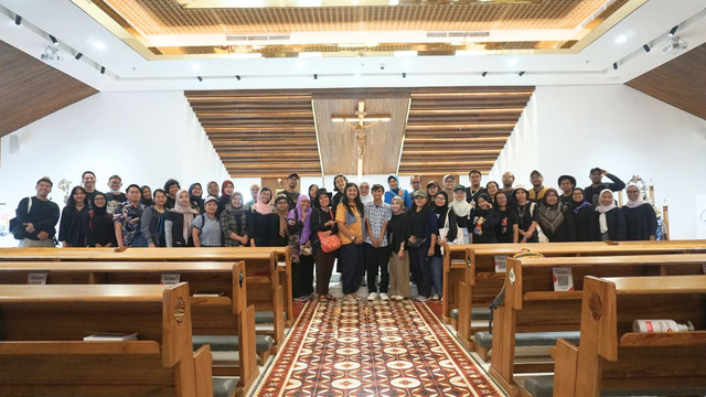 Foto Bersama (Sumber: Unika Atma Jaya)