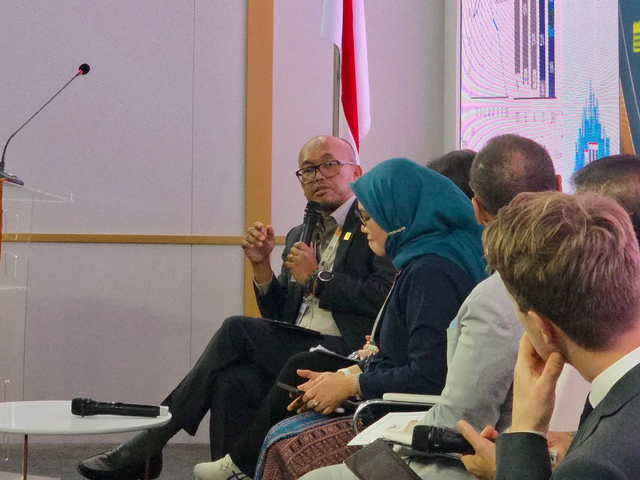 Direktur Teknologi, Engineering dan Keberlanjutan PLN, Evy Haryadi ungkap bahwa Indonesia memiliki potensi besar untuk membangun ekosistem karbon yang kuat pada diskusi panel bertajuk "Scalling-Up Carbon Markets: Opportunities for Global Collaboration" di COP30 Belém, Brasil. Foto: Dok. PLN