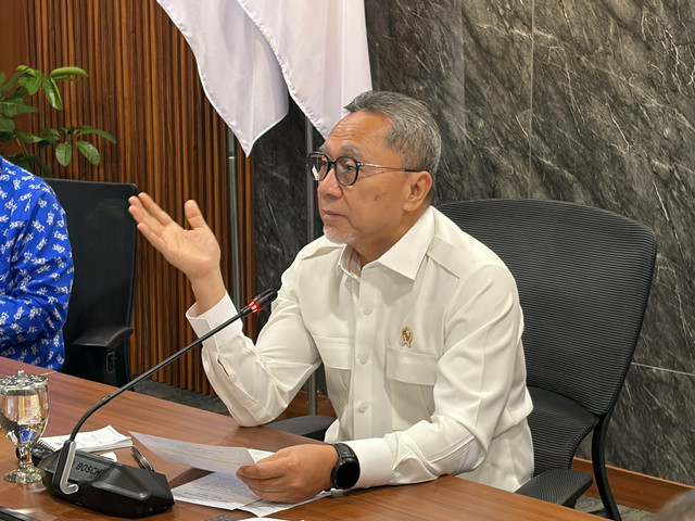 Menteri Koordinator (Menko) Bidang Pangan, Zulkifli Hasan, dalam pertemuan dengan PERSAGI di kantornya, Jakarta Pusat, Rabu (19/11/2025). Foto: Najma Ramadhanya/kumparan
