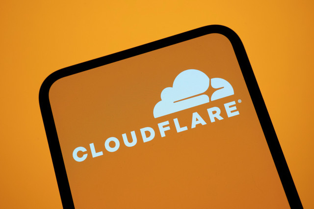 Ilustrasi Cloudflare. Foto: Samuel Boivin/Shutterstock
