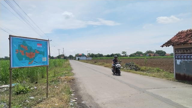 Jalan yang disengketakan Desa Payang dan Desa Tambaharjo, Kecamatan Pati, Selasa (18/11/2025). Foto: kumparan