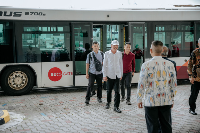 Joko Widodo tiba di pembukaan Bloomberg New Economy Forum di Singapura pada Kamis (20/11/2025). Foto: Kompol Syarif Muhammad Fitriansyah