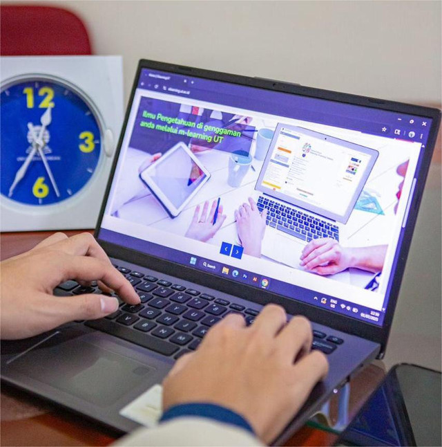 Ilustrasi kuliah online di Universitas Terbuka. Foto: dok. Universitas Terbuka 