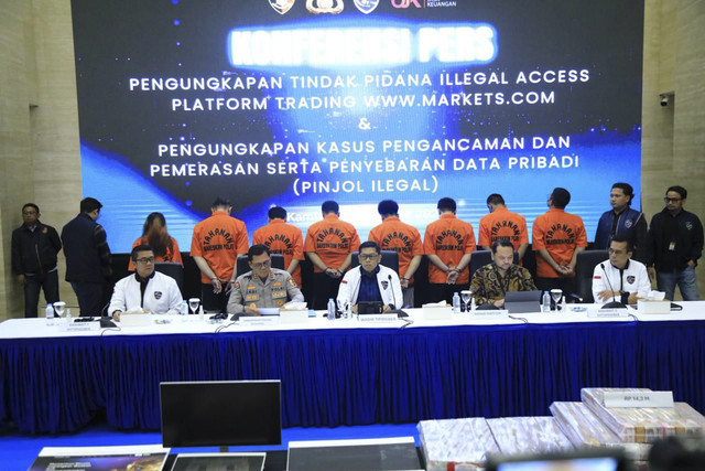 Konferensi pers terkait kasus pembobolan asset milik platform crypto yang bermarkas di London di Mabes Polri, Jakarta, Kamis (20/10/2025). Foto: Dok. Istimewa