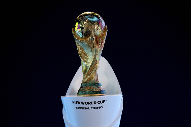 Trofi Piala Dunia. Foto: Denis Balibouse/Reuters