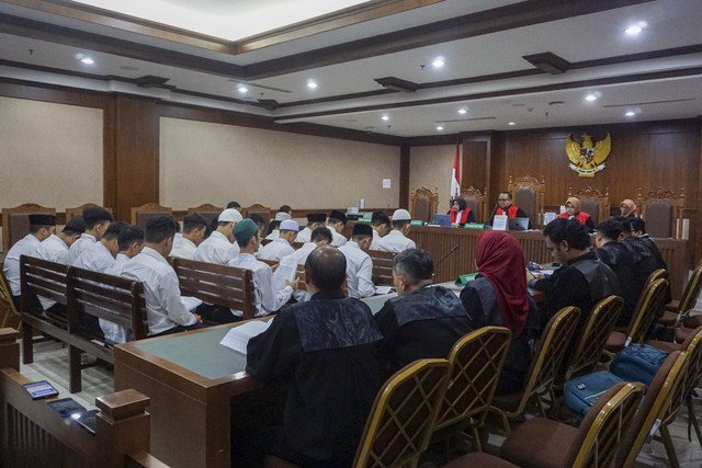 Suasana sidang perdana kasus kerusuhan saat unuk rasa pada Agustus 2025 di Pengadilan Negeri Jakarta Pusat, Jakarta, Kamis (20/11/2025). Foto: Ika Maryani/ANTARA FOTO