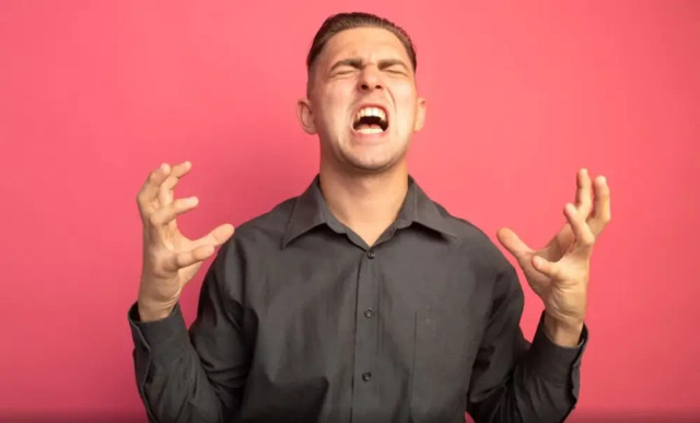 Gambar seorang lelaki yang sedang marah. Sumber: freepick