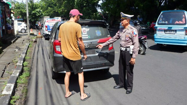 Kendaraan roda empat tanpa pelat nomor polisi yang terjaring Operasi Zebra Samrat-2025 yang digelar Polda Sulawesi Utara dan jajarannya. (foto: istimewa)